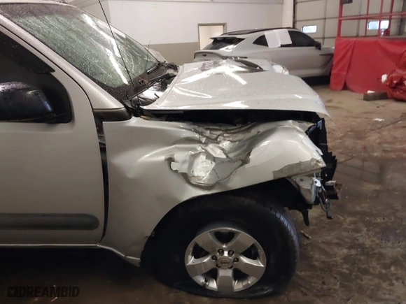 2011 Nissan Xterra Pro-4X with VIN 5N1AN0NW5BC523207, listed as a IAAI auction lot 41485885 with 167,577 mi miles. Bid and sale history available at carsss.com. Image 13.