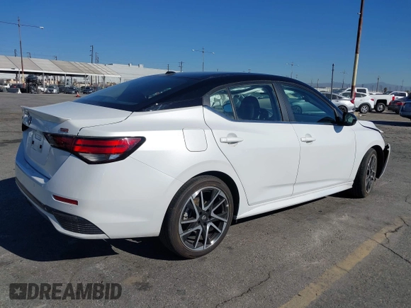 2024 Nissan Sentra SR with VIN 3N1AB8DV8RY262356, listed as a IAAI auction lot 41104932 with 5,880 mi miles and . Bid and sale history available at DreamBid. Image 4.