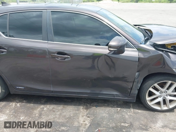 2014 Lexus CT 200h с VIN JTHKD5BH7E2188605, выставлен на аукционе IAAI как лот 42467874 с пробегом 128 837 миль миль и . История ставок и продаж доступна на DreamBid. Изображение 18.