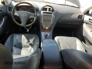 2010 Lexus ES 330 z VIN JTHBK1EG7A2381803, wystawiony jako Copart lot #56040525 z przebiegiem 200 555 mil mil oraz Szkoda całkowita • Salvage title. Historia ofert i sprzedaży dostępna na DreamBid. Obrazek 8.