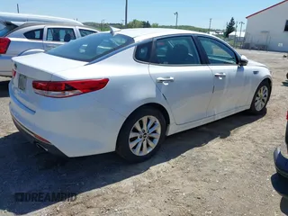 2016 Kia Optima LX with VIN 5XXGT4L31GG008961, listed as a IAAI auction lot 42148050 with 184,465 mi miles. Bid and sale history available at carsss.com. Image 4.