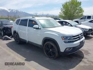 2019 Volkswagen Atlas SEL Premium z VIN 1V2NR2CA2KC530661, wystawiony jako IAAI lot #42033779 z przebiegiem Nie podano mil oraz . Historia ofert i sprzedaży dostępna na DreamBid. Obrazek 1.