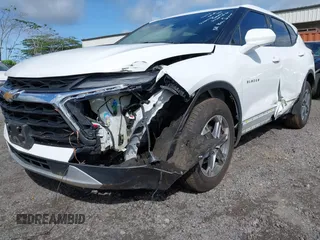 2023 Chevrolet Blazer LT z VIN 3GNKBHR46PS213116, wystawiony jako IAAI lot #42249792 z przebiegiem 37 119 mil mil oraz . Historia ofert i sprzedaży dostępna na DreamBid. Obrazek 6.