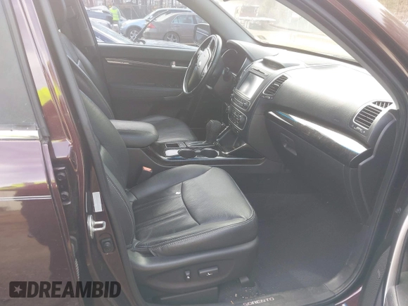 2014 Kia Sorento SX Limited with VIN 5XYKWDA72EG532135, listed as a IAAI auction lot 41452032 with 104,252 mi miles. Bid and sale history available at carsss.com. Image 5.