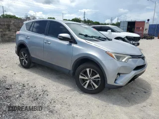 2018 Toyota RAV4 XLE z VIN 2T3WFREVXJW449975, wystawiony jako Copart lot #63962615 z przebiegiem 78 410 mil mil oraz Szkoda całkowita • Salvage title. Historia ofert i sprzedaży dostępna na DreamBid. Obrazek 4.