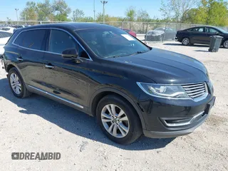 2017 Lincoln MKX Premiere z VIN 2LMPJ6JR9HBL10962, wystawiony jako IAAI lot #42243135 z przebiegiem 94 467 mil mil oraz . Historia ofert i sprzedaży dostępna na DreamBid. Obrazek 1.