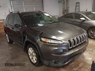 2016 Jeep Cherokee Altitude z VIN 1C4PJLCB0GW338970, wystawiony jako IAAI lot #41559196 z przebiegiem 129 366 mil mil oraz . Historia ofert i sprzedaży dostępna na DreamBid. Obrazek 6.