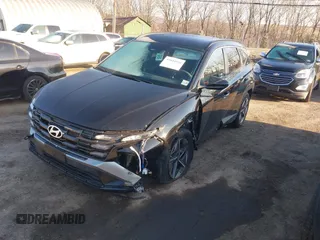 2025 Hyundai Tucson SEL with VIN 3KMJBCDE3SE003844, listed as a IAAI auction lot 41644926 with 4,984 mi miles. Bid and sale history available at carsss.com. Image 17.