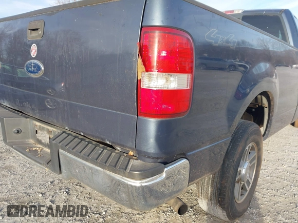 2005 Ford F-150 XL z VIN 1FTRF145X5NB78736, wystawiony jako IAAI lot #41444095 z przebiegiem 179 074 mil mil oraz . Historia ofert i sprzedaży dostępna na DreamBid. Obrazek 15.
