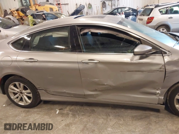 2015 Chrysler 200 Limited z VIN 1C3CCCAB1FN679279, wystawiony jako IAAI lot #42070078 z przebiegiem 149 608 mil mil oraz . Historia ofert i sprzedaży dostępna na DreamBid. Obrazek 6.