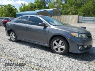 2013 Toyota Camry L with VIN 4T1BF1FK1DU723677, listed as a Copart auction lot 52032895 with 204,306 mi miles and Salvage Title. Bid and sale history available at carsss.com. Image 4.