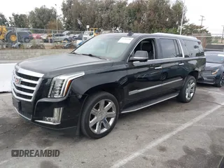 2020 Cadillac Escalade ESV Luxury z VIN 1GYS4HKJ7LR116999, wystawiony jako IAAI lot #40707280 z przebiegiem 117 358 mil mil oraz . Historia ofert i sprzedaży dostępna na DreamBid. Obrazek 2.