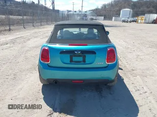 2016 MINI Convertible z VIN WMWWG5C53G3C18842, wystawiony jako IAAI lot #41864596 z przebiegiem 91 253 mil mil oraz . Historia ofert i sprzedaży dostępna na DreamBid. Obrazek 16.