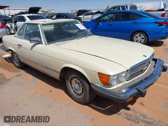 1981 Mercedes-Benz 380 380SL with VIN WDBBA45A0BB004442, listed as a IAAI auction lot 42124354 with 177,453 mi miles. Bid and sale history available at carsss.com. Image 1.