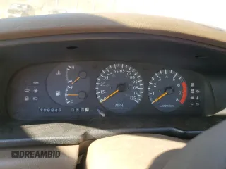 1994 Nissan Maxima z VIN JN1HJ01F0RT230431, wystawiony jako Copart lot #50020135 z przebiegiem 116 846 mil mil oraz Szkody całkowita. Historia ofert i sprzedaży dostępna na DreamBid. Obrazek 9.
