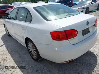 2013 Volkswagen Jetta TDI w/Premium/Nav с VIN 3VWLL7AJ2DM203802, выставлен на аукционе IAAI как лот 42311963 с пробегом 136 099 миль миль и . История ставок и продаж доступна на DreamBid. Изображение 3.