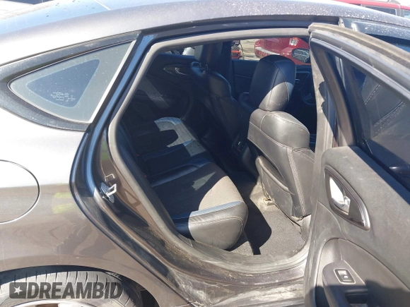 2015 Chrysler 200 S with VIN 1C3CCCBB2FN655751, listed as a IAAI auction lot 41711262 with 106,073 mi miles and . Bid and sale history available at carsss.com. Image 8.