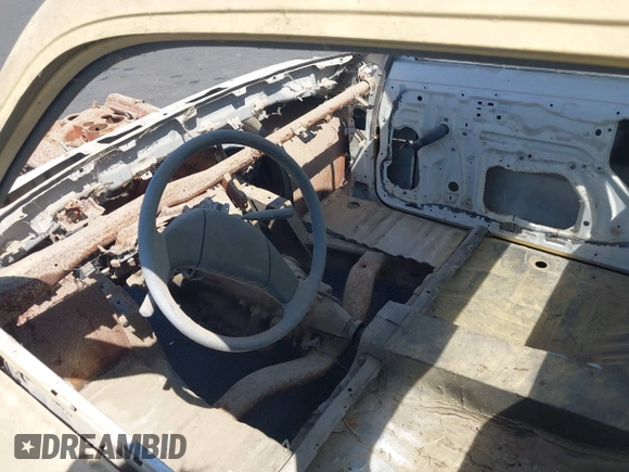 1990 Toyota Pickup с VIN JT4RN81R1L5077908, выставлен на аукционе IAAI как лот 40037548 с пробегом Не указан миль и . История ставок и продаж доступна на DreamBid. Изображение 5.