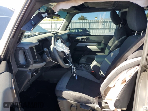 2023 Ford Bronco z VIN 1FMDE5CP7PLB26062, wystawiony jako Copart lot #76208154 z przebiegiem 17 688 mil mil oraz Szkoda całkowita • Salvage title. Historia ofert i sprzedaży dostępna na DreamBid. Obrazek 7.