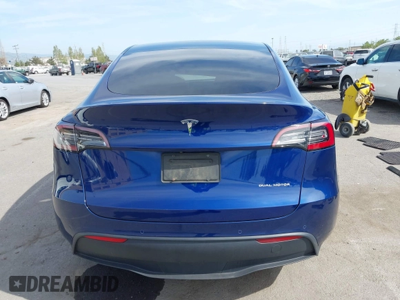 2020 Tesla Model Y Long Range with VIN 5YJYGDEE1LF006227, listed as a IAAI auction lot 42100833 with 49,761 mi miles and . Bid and sale history available at DreamBid. Image 17.