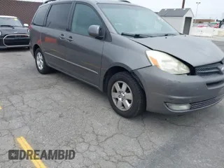 2004 Toyota Sienna XLE with VIN 5TDZA22C24S186523, listed as a IAAI auction lot 42024871 with 125,548 mi miles. Bid and sale history available at carsss.com. Image 1.