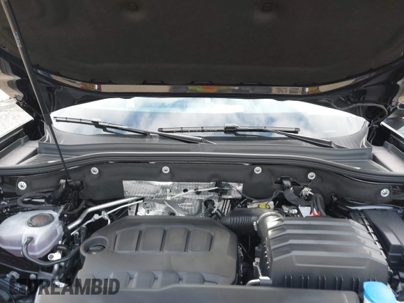 2024 Volkswagen Atlas SE with VIN 1V2HR2CA4RC604783, listed as a IAAI auction lot 40405287 with 1,269 mi miles and . Bid and sale history available at DreamBid. Image 10.