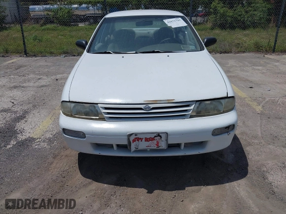 1997 Nissan Altima XE with VIN 1N4BU31DXVC258666, listed as a IAAI auction lot 42075795 with 122,199 mi miles. Bid and sale history available at carsss.com. Image 6.