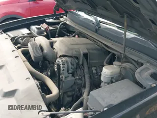 2013 Chevrolet Silverado 1500 LS z VIN 1GCRCREAXDZ412108, wystawiony jako IAAI lot #43402410 z przebiegiem 180 302 mil mil oraz . Historia ofert i sprzedaży dostępna na DreamBid. Obrazek 21.