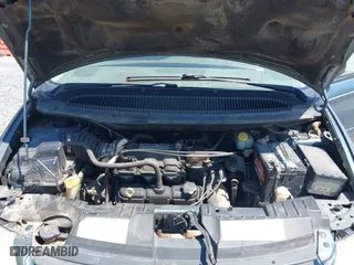 2005 Dodge Caravan SXT with VIN 2D4GP44L95R324232, listed as a IAAI auction lot 42056320 with 200,459 mi miles. Bid and sale history available at carsss.com. Image 10.
