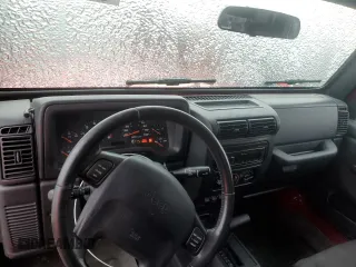 2003 Jeep Wrangler X z VIN 1J4FA39S73P355945, wystawiony jako Copart lot #43667775 z przebiegiem 123 823 mil mil oraz Czysty tytuł • Clean title. Historia ofert i sprzedaży dostępna na DreamBid. Obrazek 8.