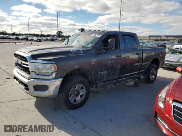 2021 Ram 2500 Tradesman z VIN 3C6UR5CLXMG632538, wystawiony jako Copart lot #86882244 z przebiegiem Nie podano mil oraz Szkoda całkowita • Salvage title. Historia ofert i sprzedaży dostępna na DreamBid. Obrazek 1.
