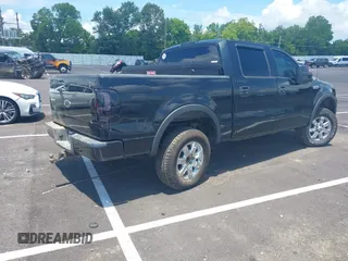 2004 Ford F-150 XLT z VIN 1FTPW14514KA67581, wystawiony jako IAAI lot #42634951 z przebiegiem 191 175 mil mil oraz . Historia ofert i sprzedaży dostępna na DreamBid. Obrazek 4.