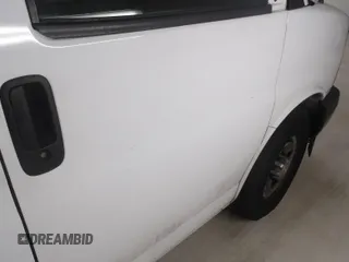 2017 Chevrolet Express Cargo with VIN 1GCWGAFGXH1272979, listed as a IAAI auction lot 42728535 with 165,033 mi miles and . Bid and sale history available at DreamBid. Image 3.