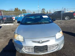 2002 Chrysler Sebring Limited with VIN 1C3EL65R12N352389, listed as a IAAI auction lot 41647223 with 207,147 mi miles and . Bid and sale history available at DreamBid. Image 11.