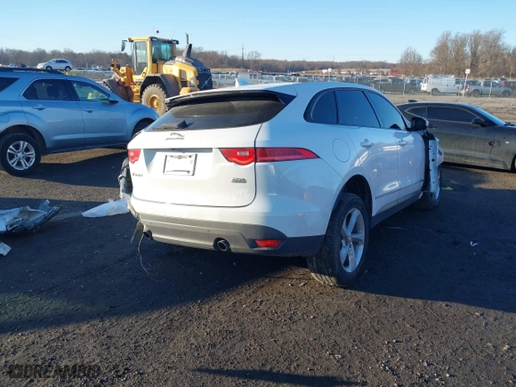 2018 Jaguar F-PACE 25t Premium with VIN SADCJ2FX2JA249006, listed as a IAAI auction lot 41416304 with 88,566 mi miles. Bid and sale history available at carsss.com. Image 4.