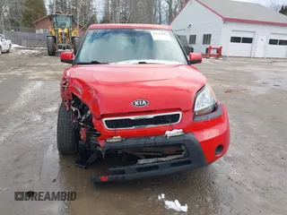 2010 Kia Soul + with VIN KNDJT2A27A7160893, listed as a IAAI auction lot 41312041 with 221,568 mi miles. Bid and sale history available at carsss.com. Image 12.