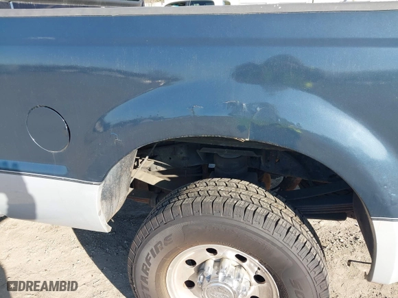 2002 Ford Super Duty F-250 XL with VIN 1FTNW21S52EA60362, listed as a IAAI auction lot 42004090 with 1 mi miles. Bid and sale history available at carsss.com. Image 6.