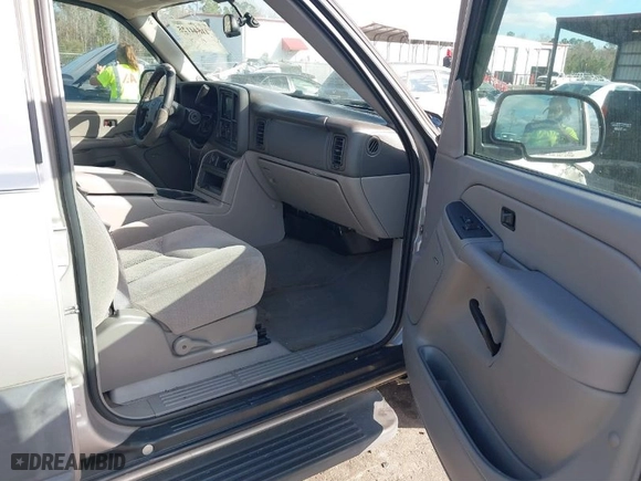 2006 Chevrolet Avalanche LT with VIN 3GNEC12Z36G135855, listed as a IAAI auction lot 41544125 with 171,238 mi miles. Bid and sale history available at carsss.com. Image 5.