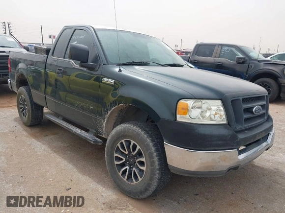 2005 Ford F-150 XL with VIN 1FTRF14555KB88186, listed as a IAAI auction lot 41815601 with 195,049 mi miles. Bid and sale history available at carsss.com. Image 1.
