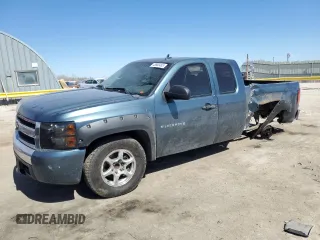 2008 Chevrolet Silverado 1500 1LT with VIN 1GCEC190X8Z288042, listed as a Copart auction lot 48688485 with 177,885 mi miles and Salvage Title. Bid and sale history available at DreamBid. Image 1.