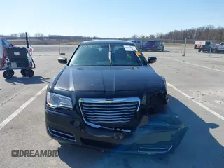 2012 Chrysler 300 z VIN 2C3CCAAG8CH245879, wystawiony jako IAAI lot #41811243 z przebiegiem 177 634 mil mil oraz . Historia ofert i sprzedaży dostępna na DreamBid. Obrazek 13.