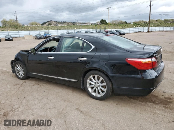 2010 Lexus LS 460 z VIN JTHCL5EF9A5008292, wystawiony jako Copart lot #55456485 z przebiegiem 134 182 mil mil oraz Szkoda całkowita • Salvage title. Historia ofert i sprzedaży dostępna na DreamBid. Obrazek 2.