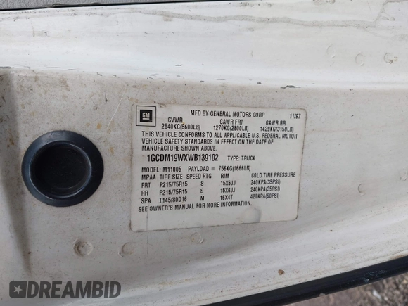 1998 Chevrolet Astro Cargo z VIN 1GCDM19WXWB139102, wystawiony jako IAAI lot #41540799 z przebiegiem 226 511 mil mil oraz . Historia ofert i sprzedaży dostępna na DreamBid. Obrazek 9.
