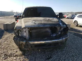 2004 Ford F-250 XL z VIN 1FTNW21P04EA35643, wystawiony jako Copart lot #40755184 z przebiegiem Nie podano mil oraz Szkoda całkowita • Salvage title. Historia ofert i sprzedaży dostępna na DreamBid. Obrazek 5.