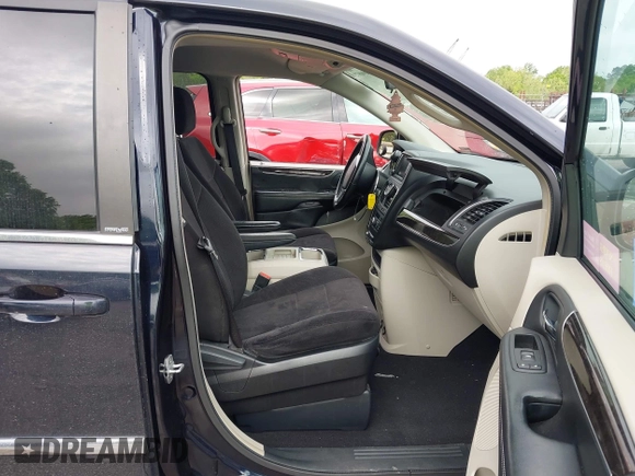 2011 Chrysler Town & Country Touring with VIN 2A4RR5DG7BR641411, listed as a IAAI auction lot 42090973 with 158,298 mi miles and . Bid and sale history available at DreamBid. Image 5.