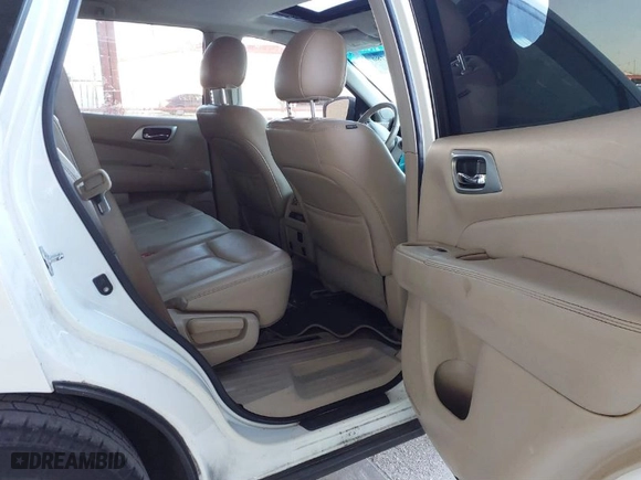 2015 Nissan Pathfinder Platinum with VIN 5N1AR2MN7FC631987, listed as a IAAI auction lot 41736780 with 201,142 mi miles. Bid and sale history available at carsss.com. Image 8.