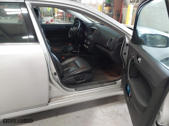 2014 Nissan Maxima 3.5 SV w/Sport Pkg with VIN 1N4AA5APXEC911085, listed as a IAAI auction lot 41887671 with 254,531 mi miles. Bid and sale history available at carsss.com. Image 5.