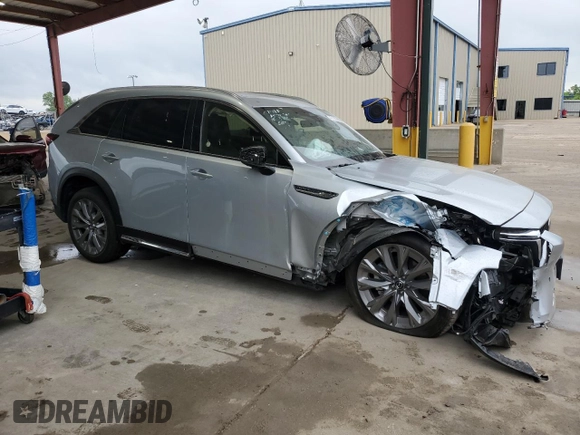 2025 Mazda CX-90 Premium Plus Package z VIN JM3KKEHD4S1218468, wystawiony jako Copart lot #55056755 z przebiegiem 2292 mil mil oraz Szkody całkowita. Historia ofert i sprzedaży dostępna na DreamBid. Obrazek 4.