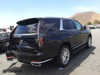 2022 Cadillac Escalade Premium Luxury with VIN 1GYS4BKL1NR333532, listed as a Copart auction lot 56025472 with 2,020 mi miles. Bid and sale history available at carsss.com. Image 4.