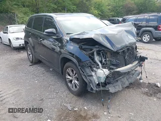 2015 Toyota Highlander XLE z VIN 5TDKKRFH3FS083000, wystawiony jako IAAI lot #42125127 z przebiegiem 216 322 mil mil oraz . Historia ofert i sprzedaży dostępna na DreamBid. Obrazek 1.